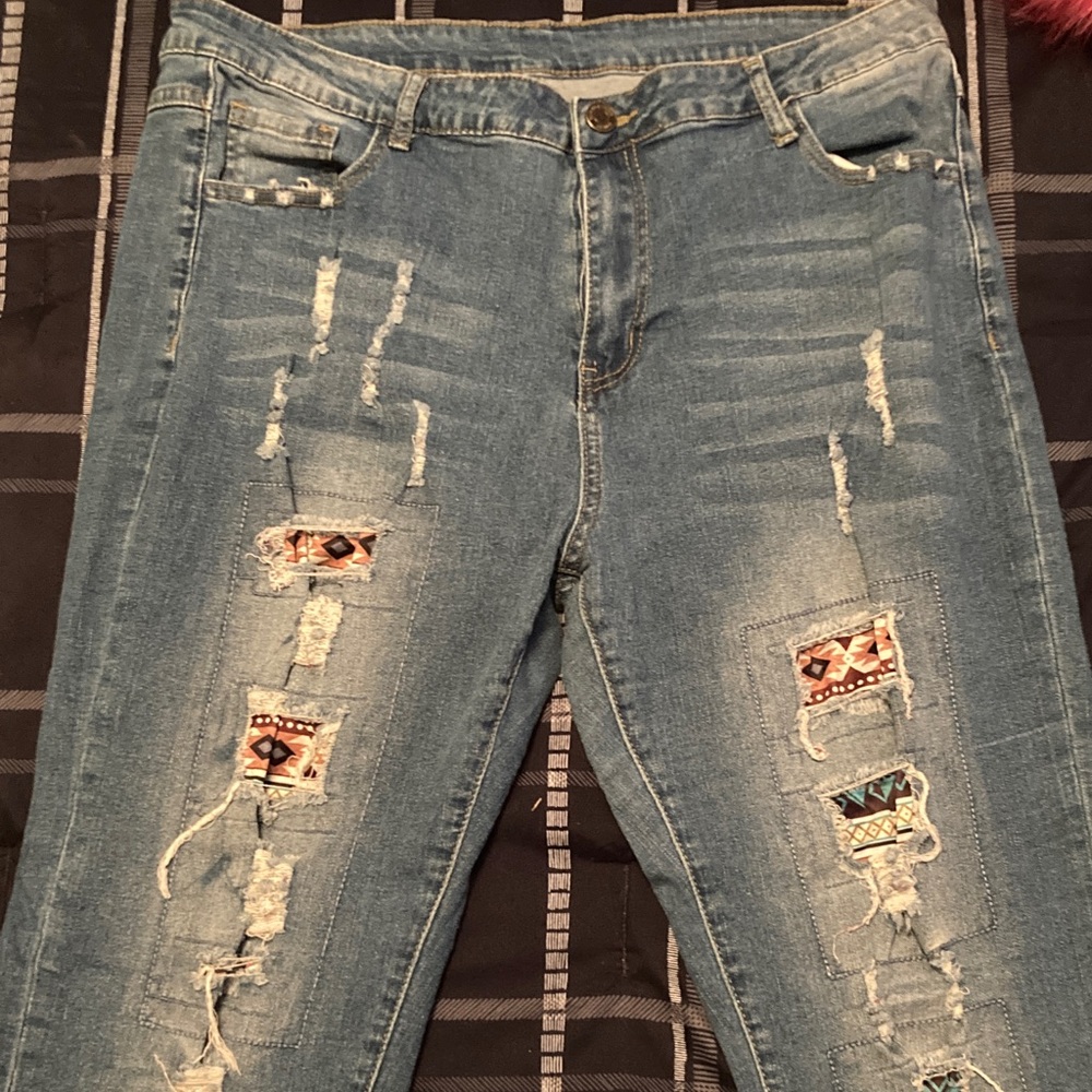 Stylish Blue Distressed Women Jeans